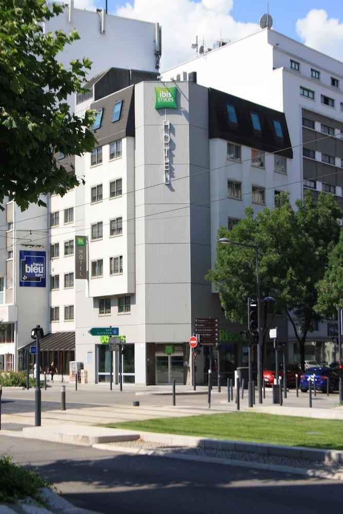 Ibis Styles Grenoble Centre Gare Hotel Buitenkant foto