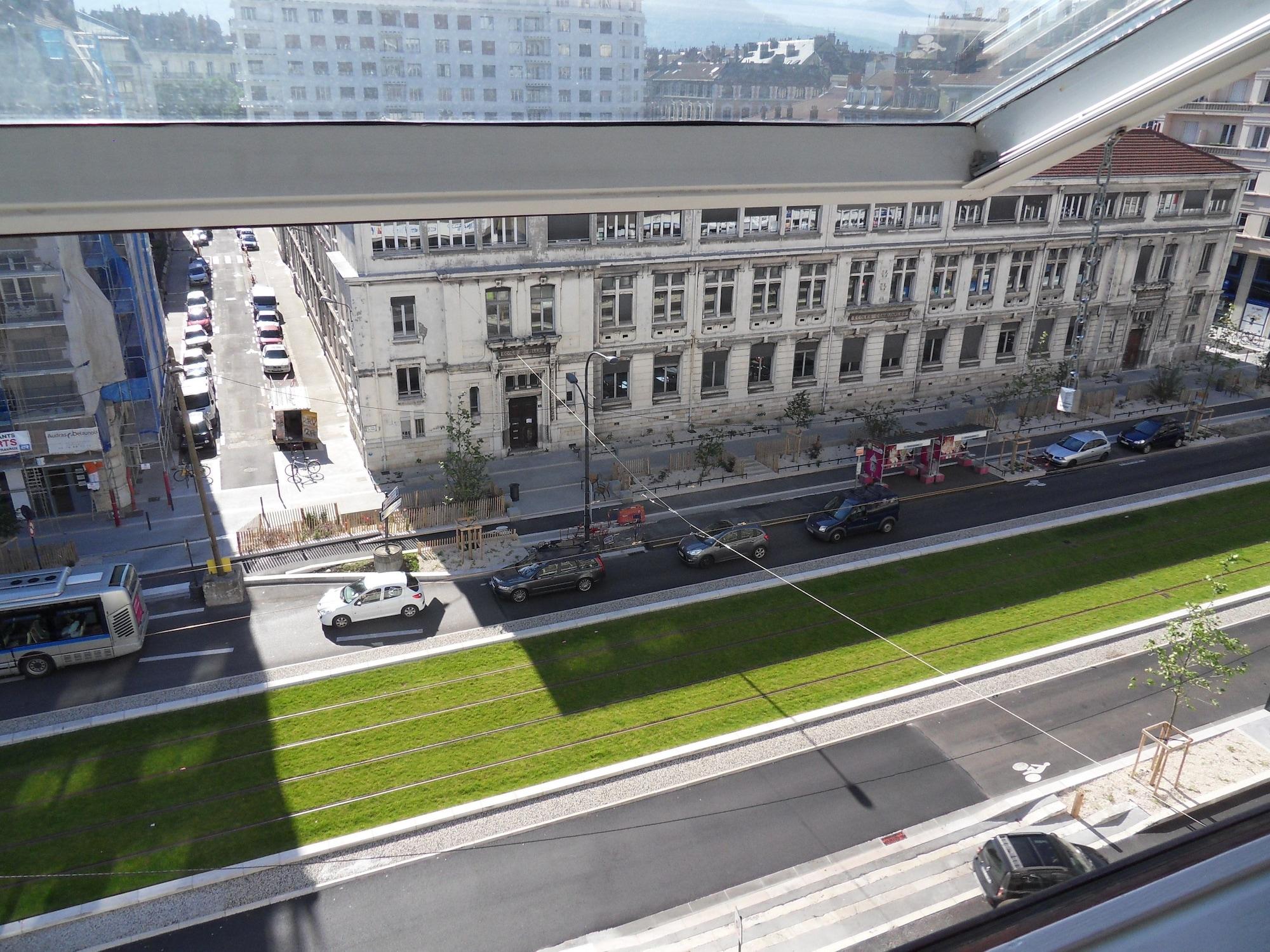 Ibis Styles Grenoble Centre Gare Hotel Buitenkant foto