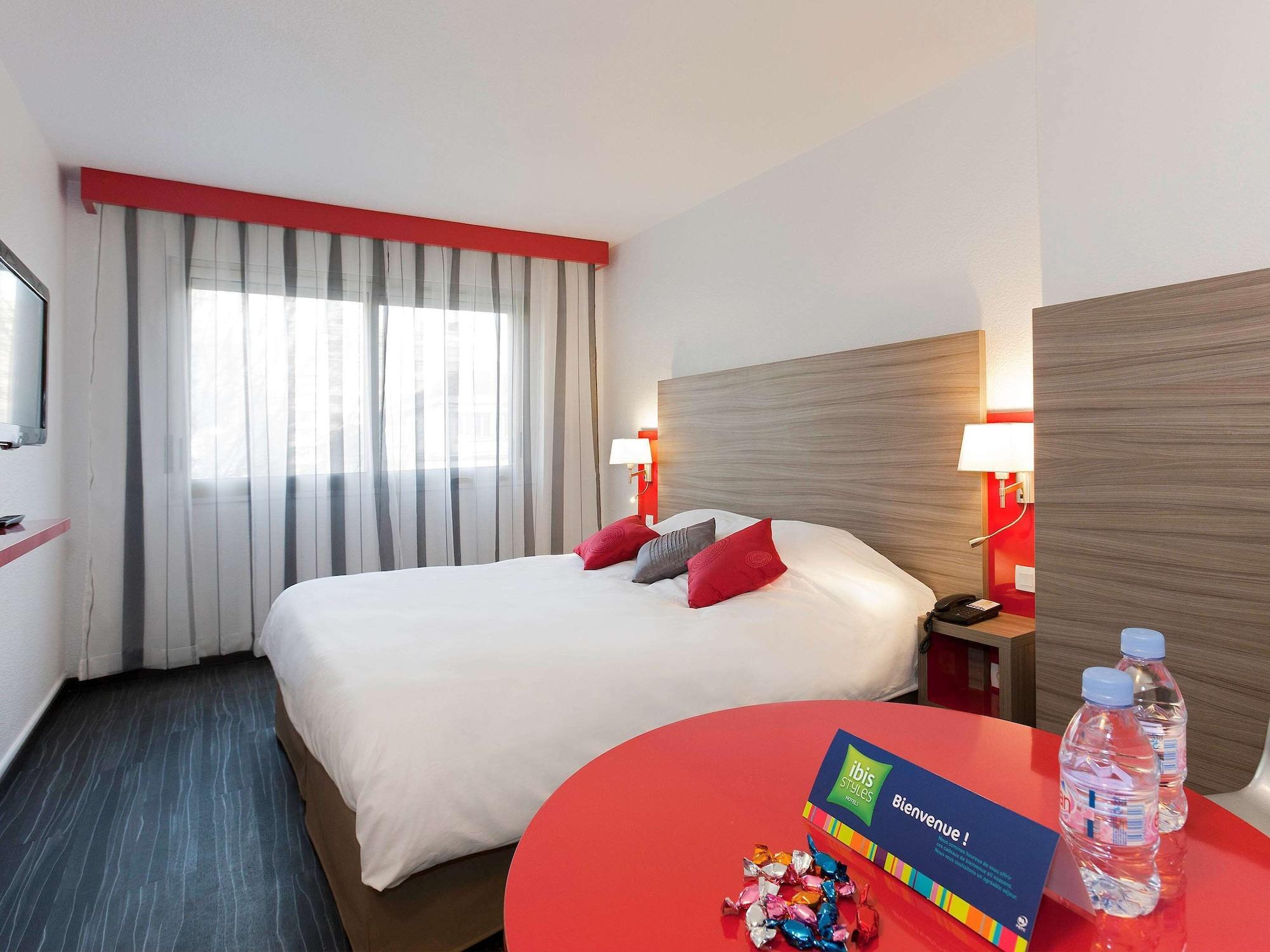 Ibis Styles Grenoble Centre Gare Hotel Buitenkant foto