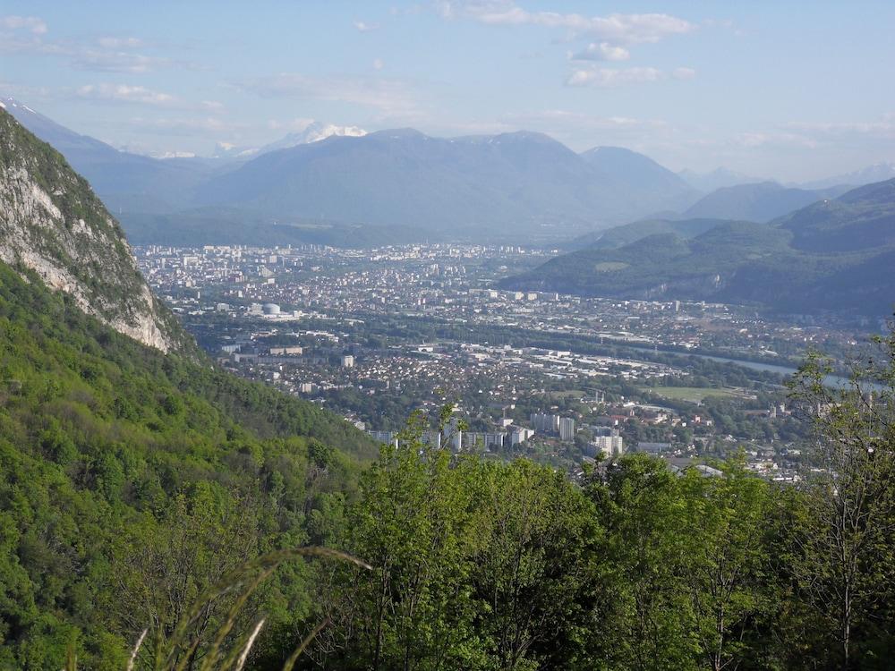 Ibis Styles Grenoble Centre Gare Hotel Buitenkant foto