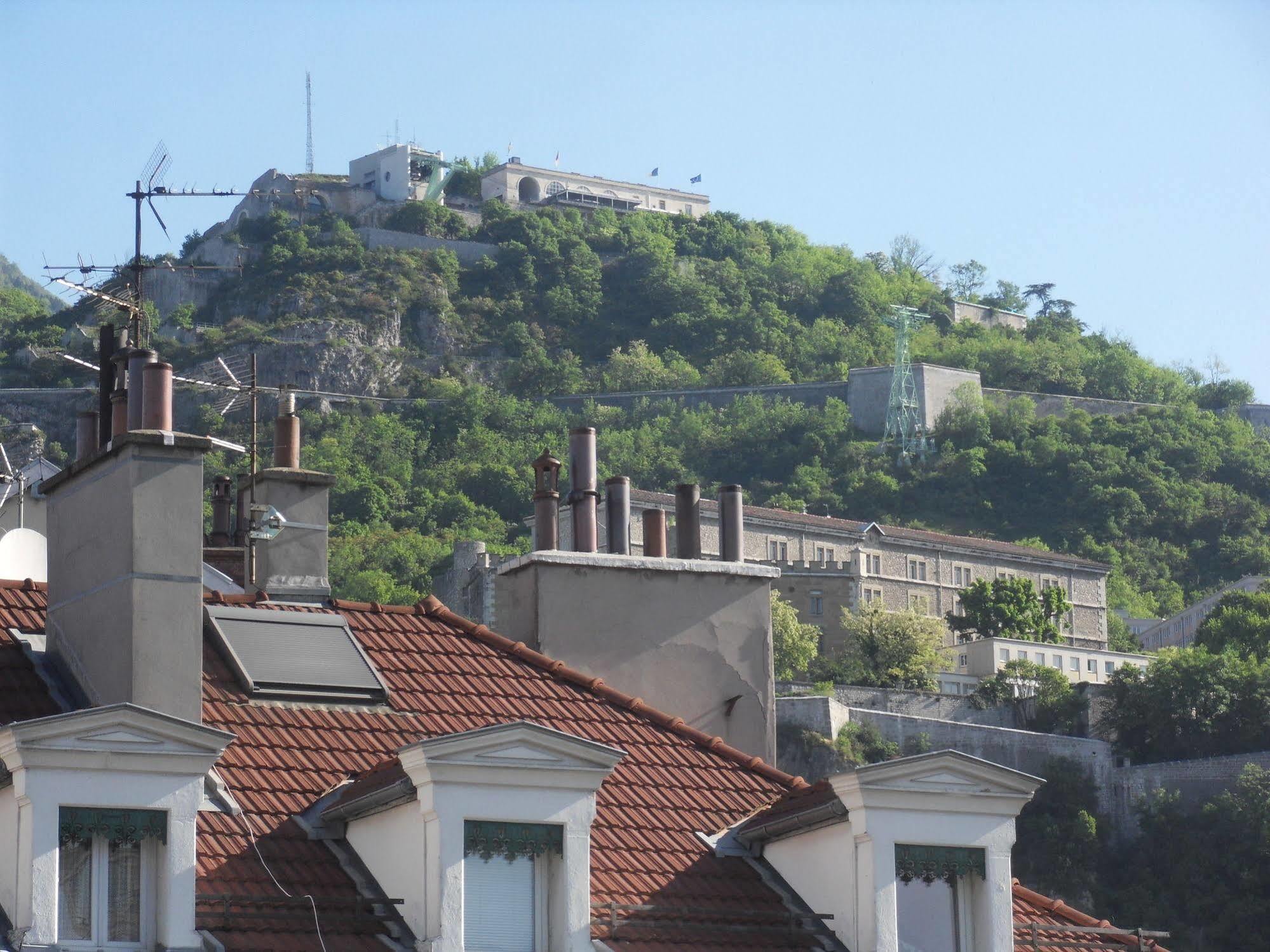 Ibis Styles Grenoble Centre Gare Hotel Buitenkant foto